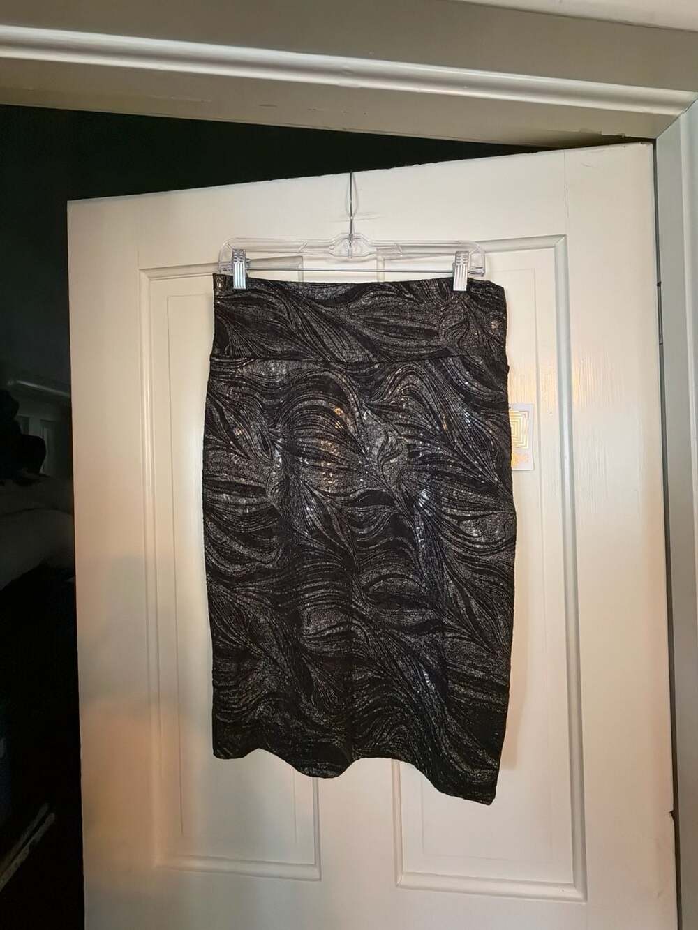 LuLaRoe Cassie Pencil Skirt Medium Black Silver Foil Shimmer Abstract Swirl